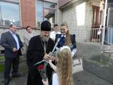 Благочинний благословив гімназистів і їхніх вчителів.