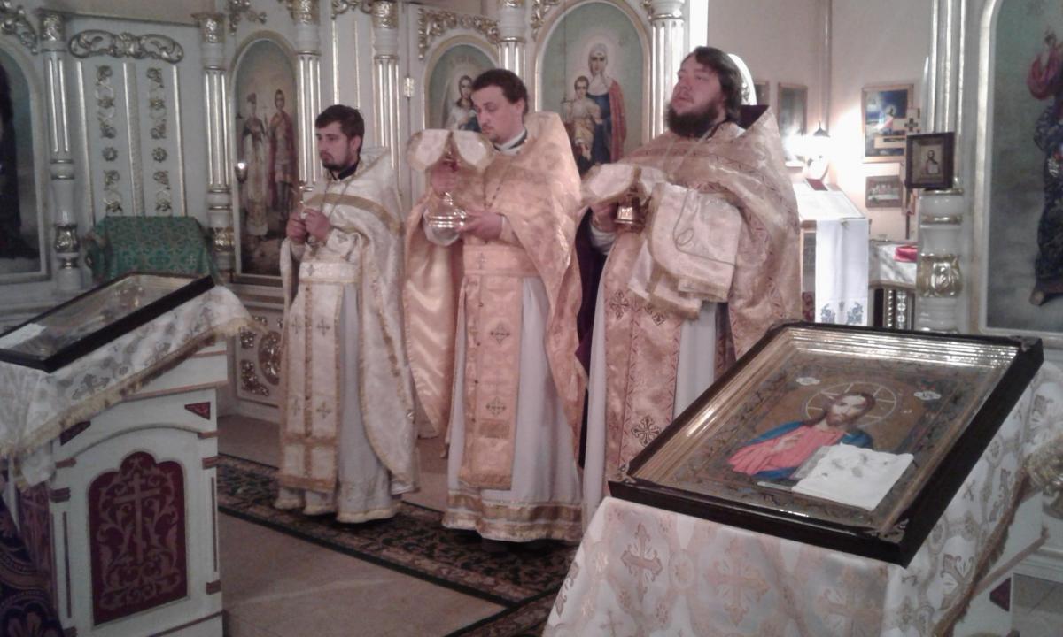 У Старосільцях служили першу нічну літургію