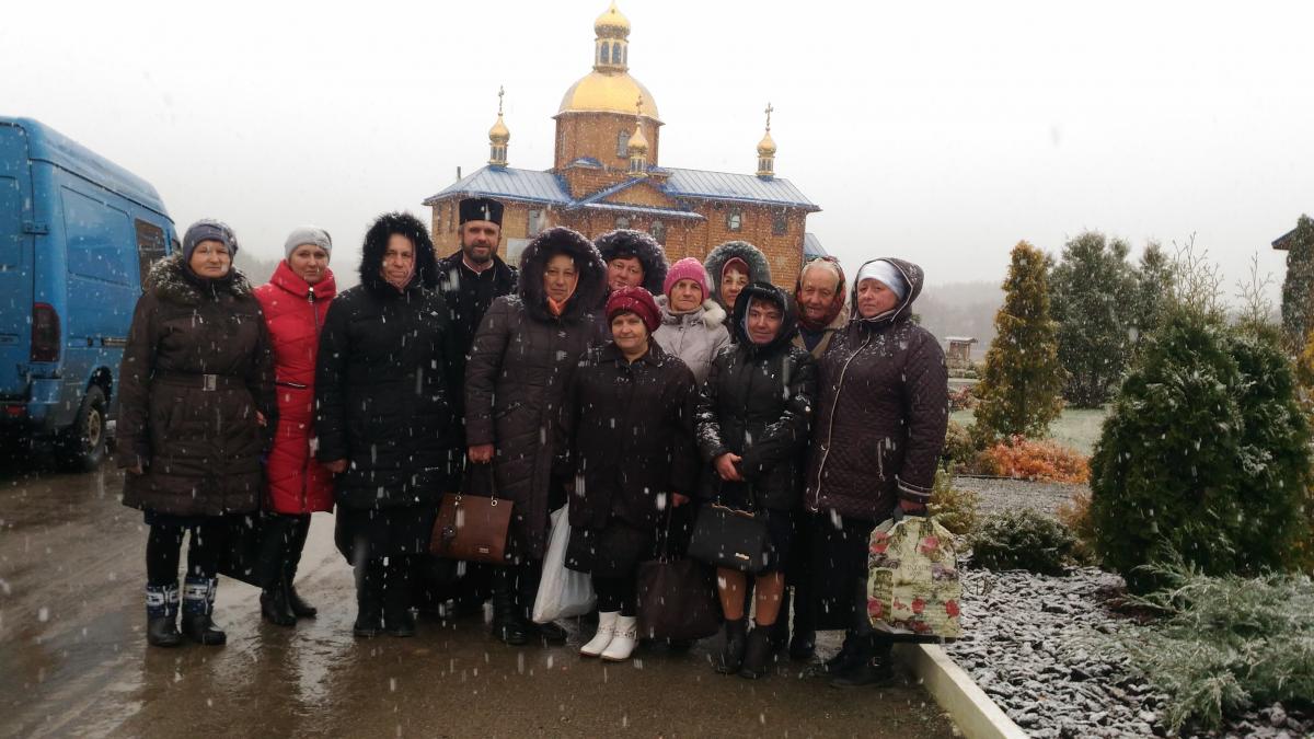 ПАЛОМНИЦЬКА ПОДОЖ ВІРНИХ СЕЛА ОЧЕРЕТЯНКА ПУЛИНСЬКОГО БЛАГОЧИННЯ СВЯТИМИ МІСЦЯМИ МАЛИНЩИНИ