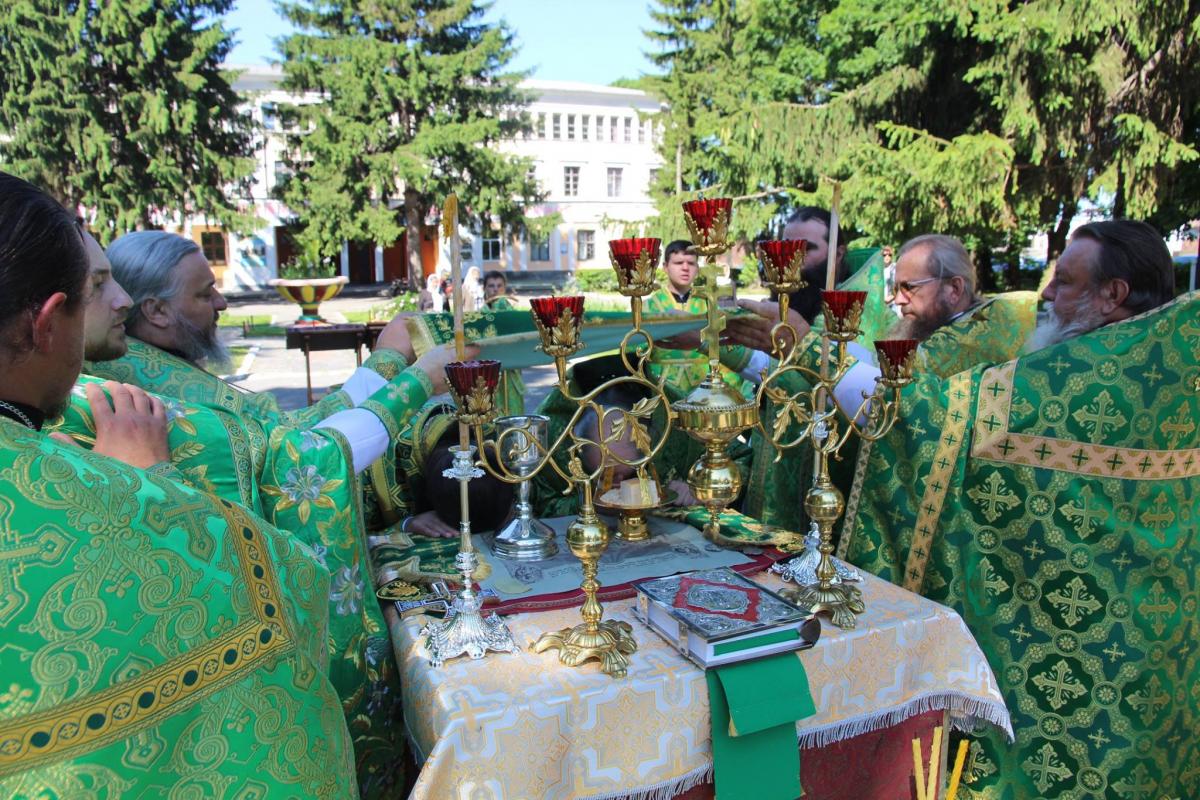 Архієпископ Никодим очолив Божественну літургію у Новоград-Волинському!