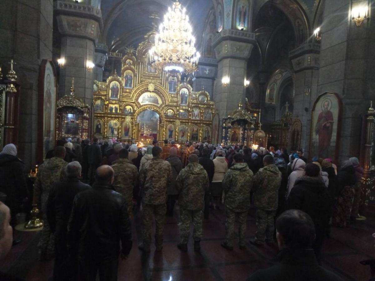 Військові гарнізону Озерного молились перед чесними мощами святого великомученика Димитрія Солунського!