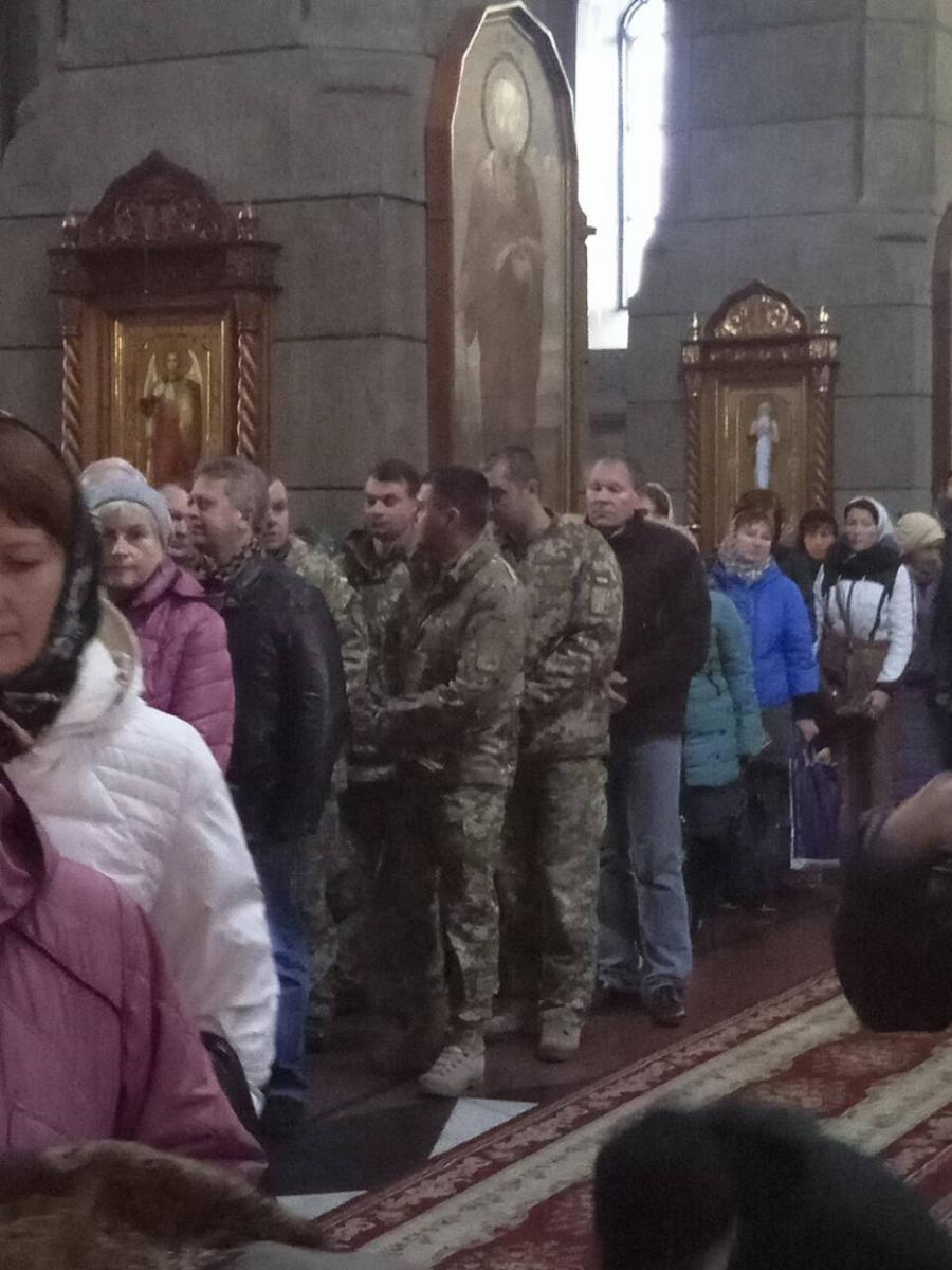 Військові гарнізону Озерного молились перед чесними мощами святого великомученика Димитрія Солунського!