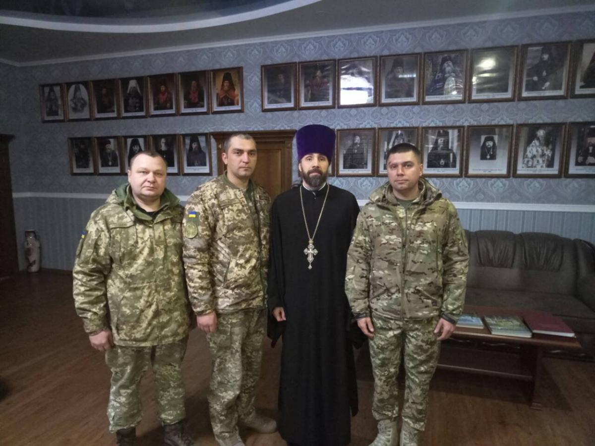 Військові гарнізону Озерного молились перед чесними мощами святого великомученика Димитрія Солунського!