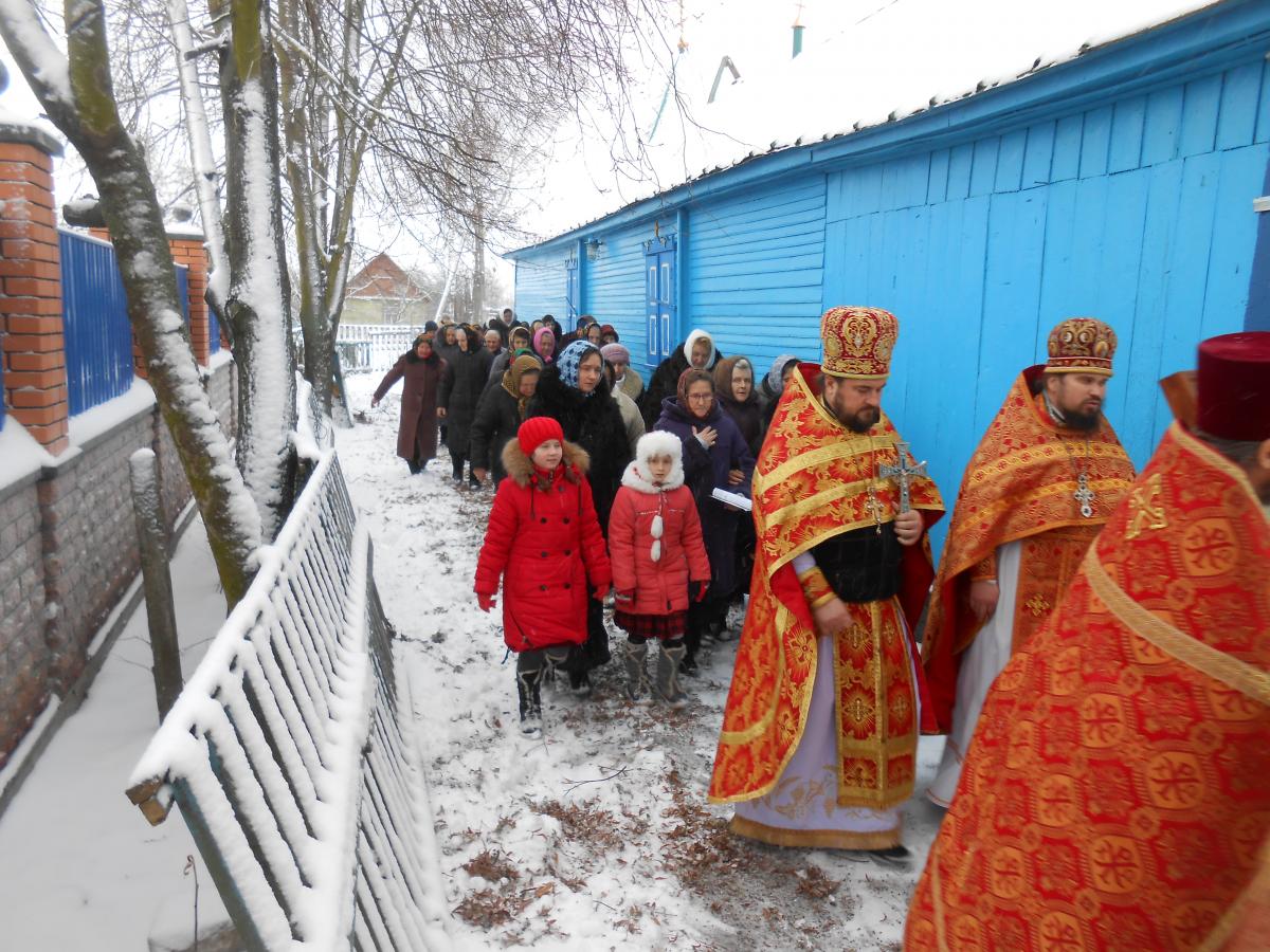 БЕЖІВ ВІДСВЯТКУВАВ ДЕНЬ СВОЄЇ ПОКРОВИТЕЛЬКИ.