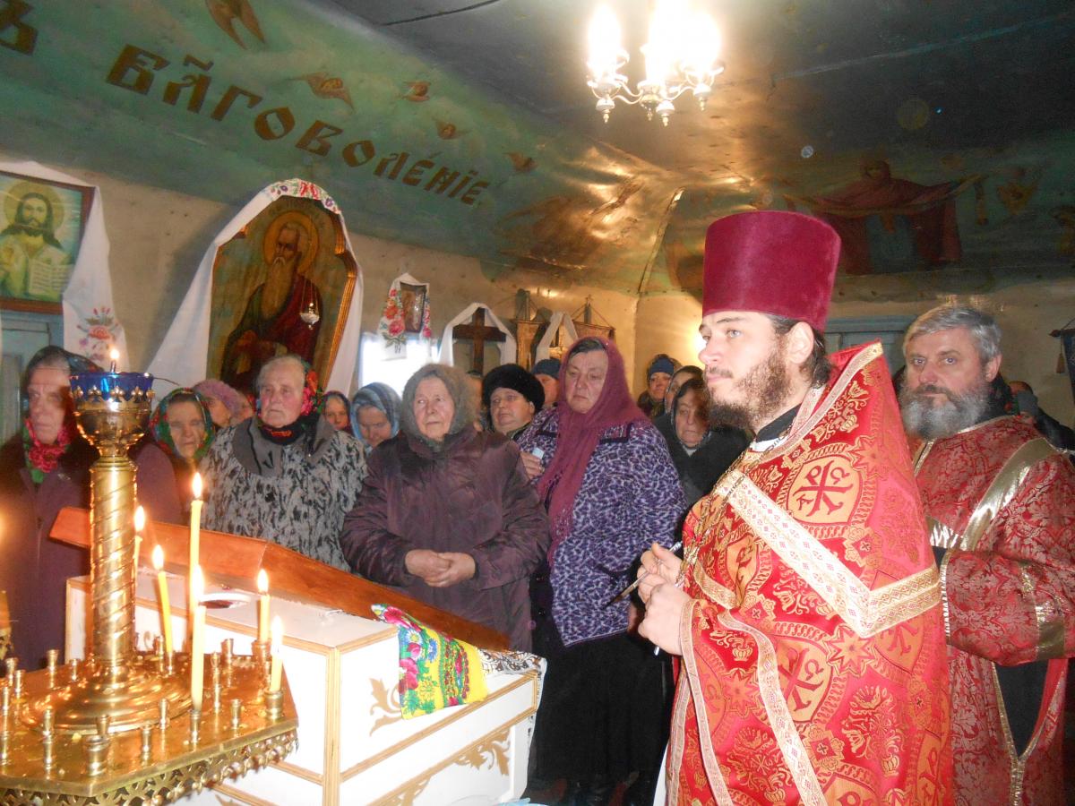 БЕЖІВ ВІДСВЯТКУВАВ ДЕНЬ СВОЄЇ ПОКРОВИТЕЛЬКИ.