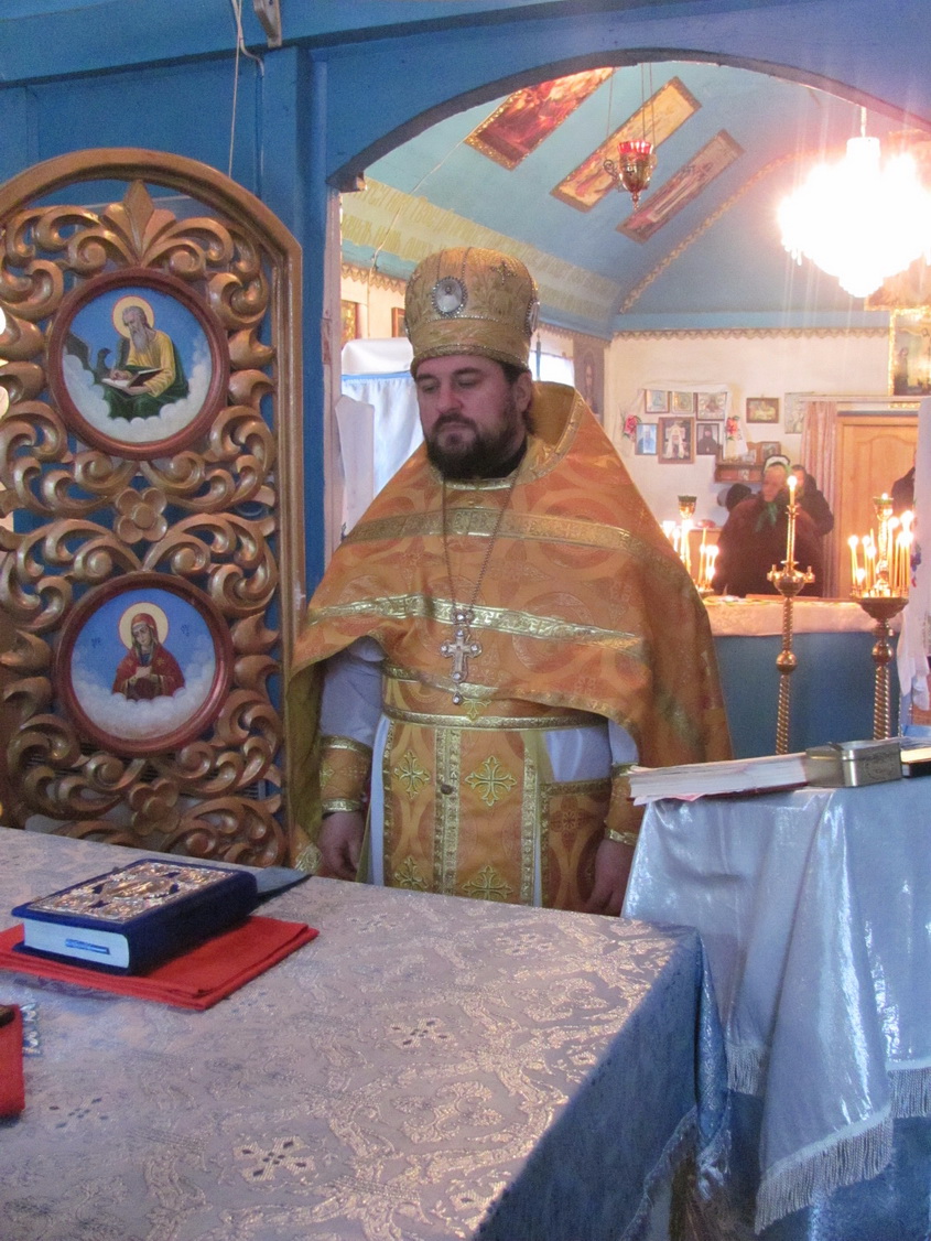 У РІЗДВЯНИЙ ПІСТ СВЯЩЕННИКИ ЧЕРНЯХІВСЬКОГО ОКРУГУ ПРИСТУПИЛИ ДО ТАЇНСТВА СПОВІДІ.