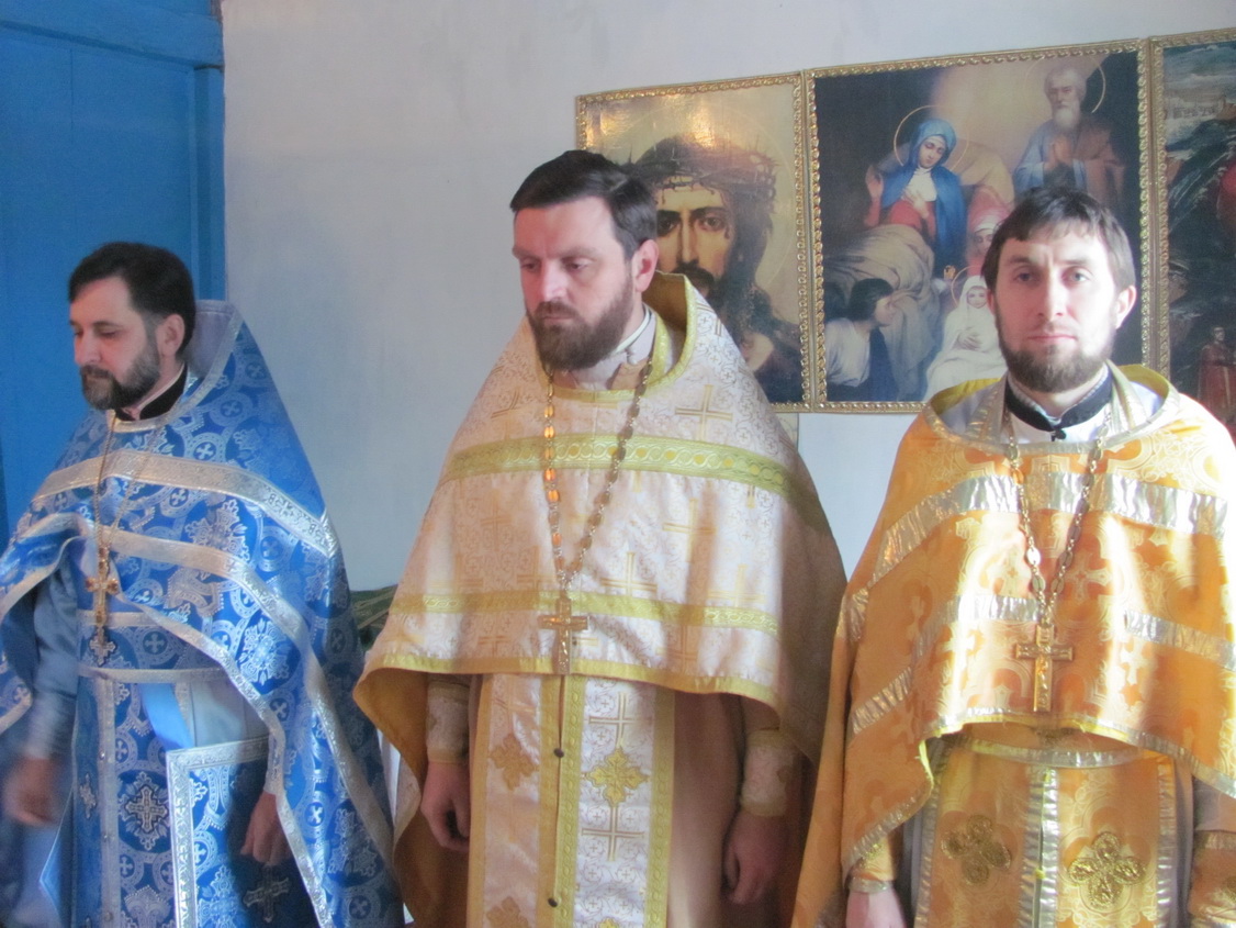 У РІЗДВЯНИЙ ПІСТ СВЯЩЕННИКИ ЧЕРНЯХІВСЬКОГО ОКРУГУ ПРИСТУПИЛИ ДО ТАЇНСТВА СПОВІДІ.