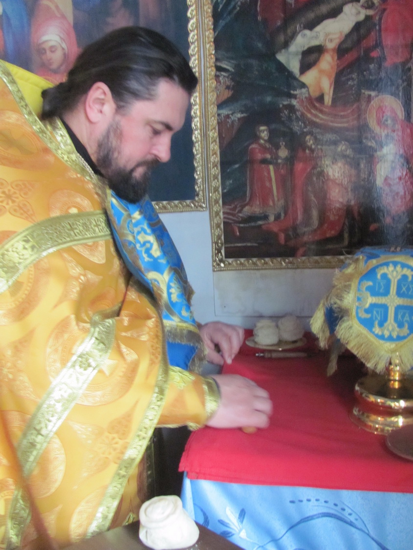 У РІЗДВЯНИЙ ПІСТ СВЯЩЕННИКИ ЧЕРНЯХІВСЬКОГО ОКРУГУ ПРИСТУПИЛИ ДО ТАЇНСТВА СПОВІДІ.