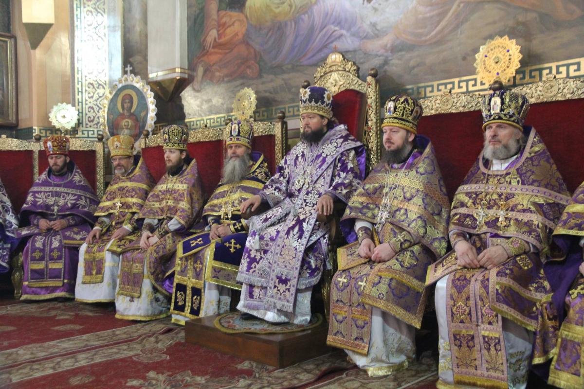 Страсний Четвер. Божественна Євхаристія і Чин Умовіння ніг у Спасо-Преображенському кафедральному соборі!