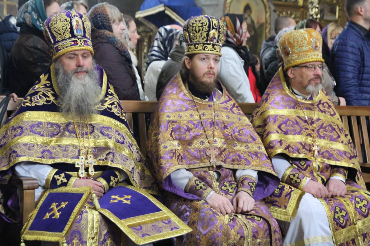 Страсний Четвер. Божественна Євхаристія і Чин Умовіння ніг у Спасо-Преображенському кафедральному соборі!