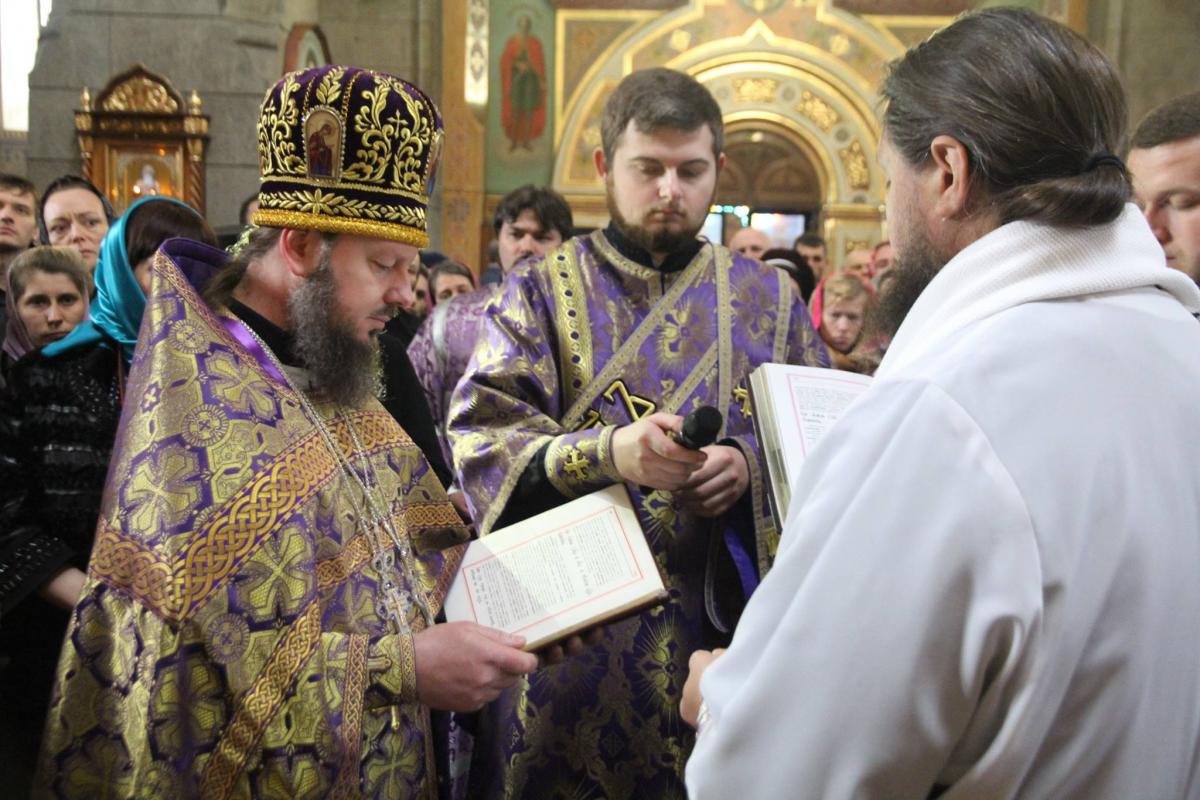 Страсний Четвер. Божественна Євхаристія і Чин Умовіння ніг у Спасо-Преображенському кафедральному соборі!