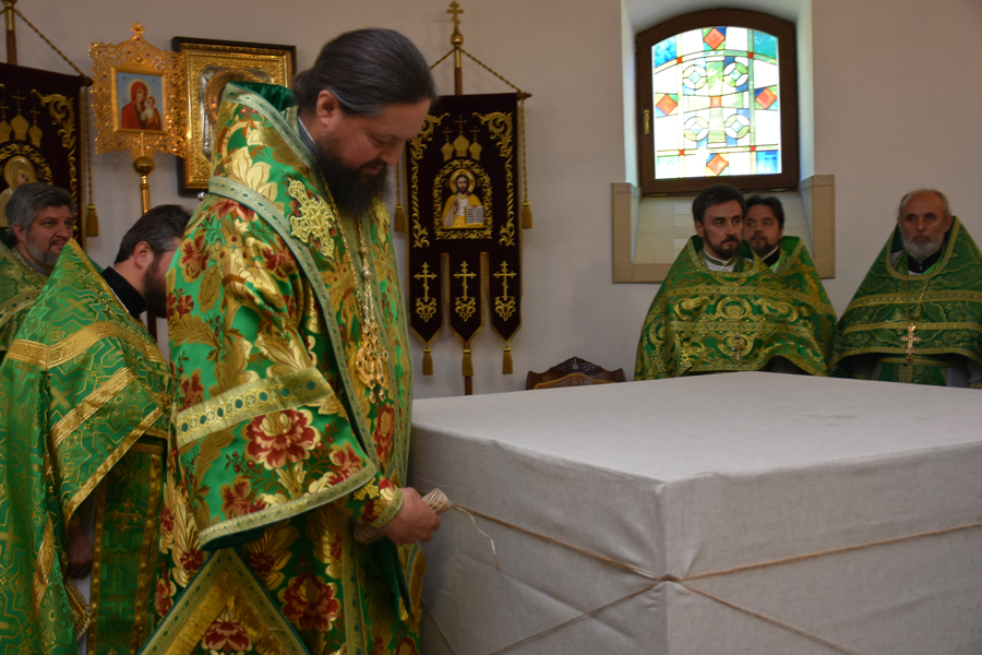 Архієпископ Никодим відвідуючи Вінницьку єпархію взяв участь в освяченні нового храму!