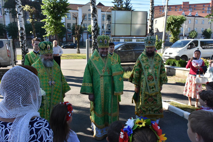 Архієпископ Никодим відвідуючи Вінницьку єпархію взяв участь в освяченні нового храму!