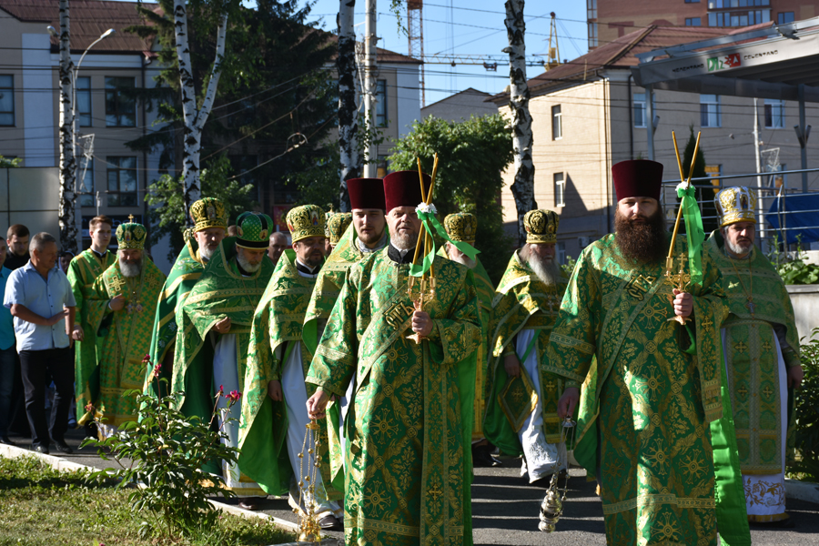 Архієпископ Никодим відвідуючи Вінницьку єпархію взяв участь в освяченні нового храму!