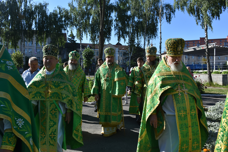 Архієпископ Никодим відвідуючи Вінницьку єпархію взяв участь в освяченні нового храму!