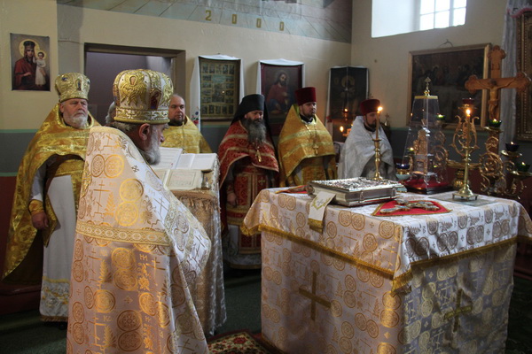 Настоятель Свято-Миколаївського храму с. Червоне молитвенно відзначив день свого 70-ліття.