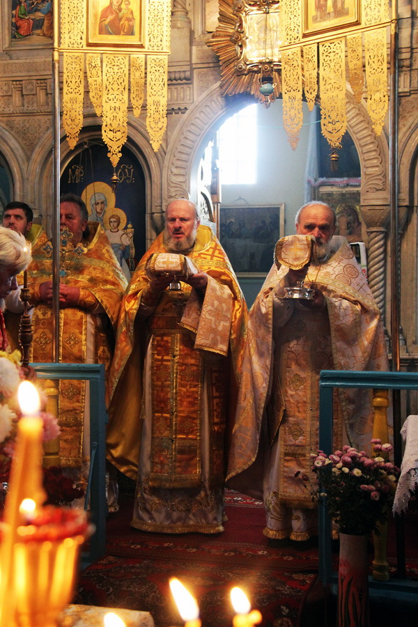 Настоятель Свято-Миколаївського храму с. Червоне молитвенно відзначив день свого 70-ліття.