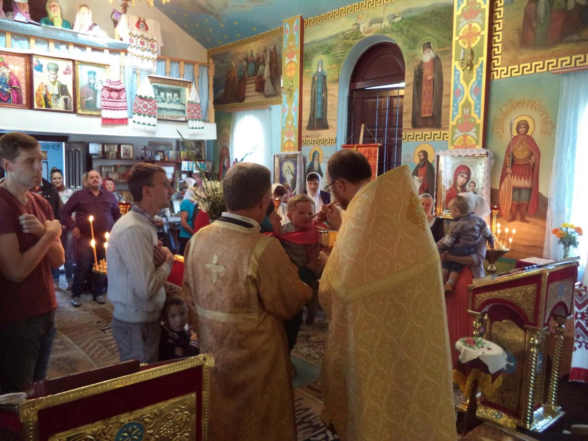 НЕДІЛЬНА ЛІТУРГІЯ В СВЯТО – МИКОЛАЇВСЬКОМУ ХРАМІ