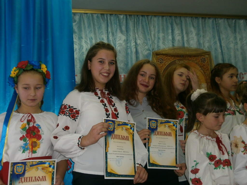 День вшанування пам’яті Преподобного Нестора Літописця: у школі села Маркушів пройшов IX районний фестиваль духовних піснеспівів «Душі криниця»
