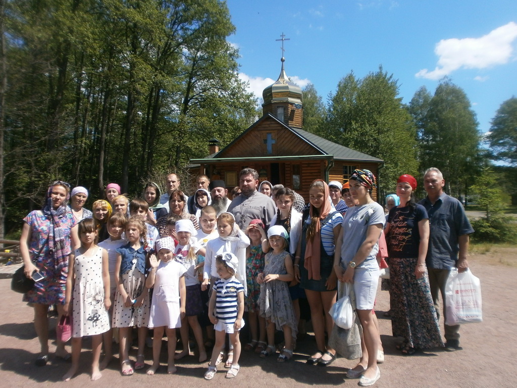 Вихованці Недільної школи при храмі ікони Божої Матері «Цілителька» м. Бердичева відвідали монастирі в урочищі Кип’ячому