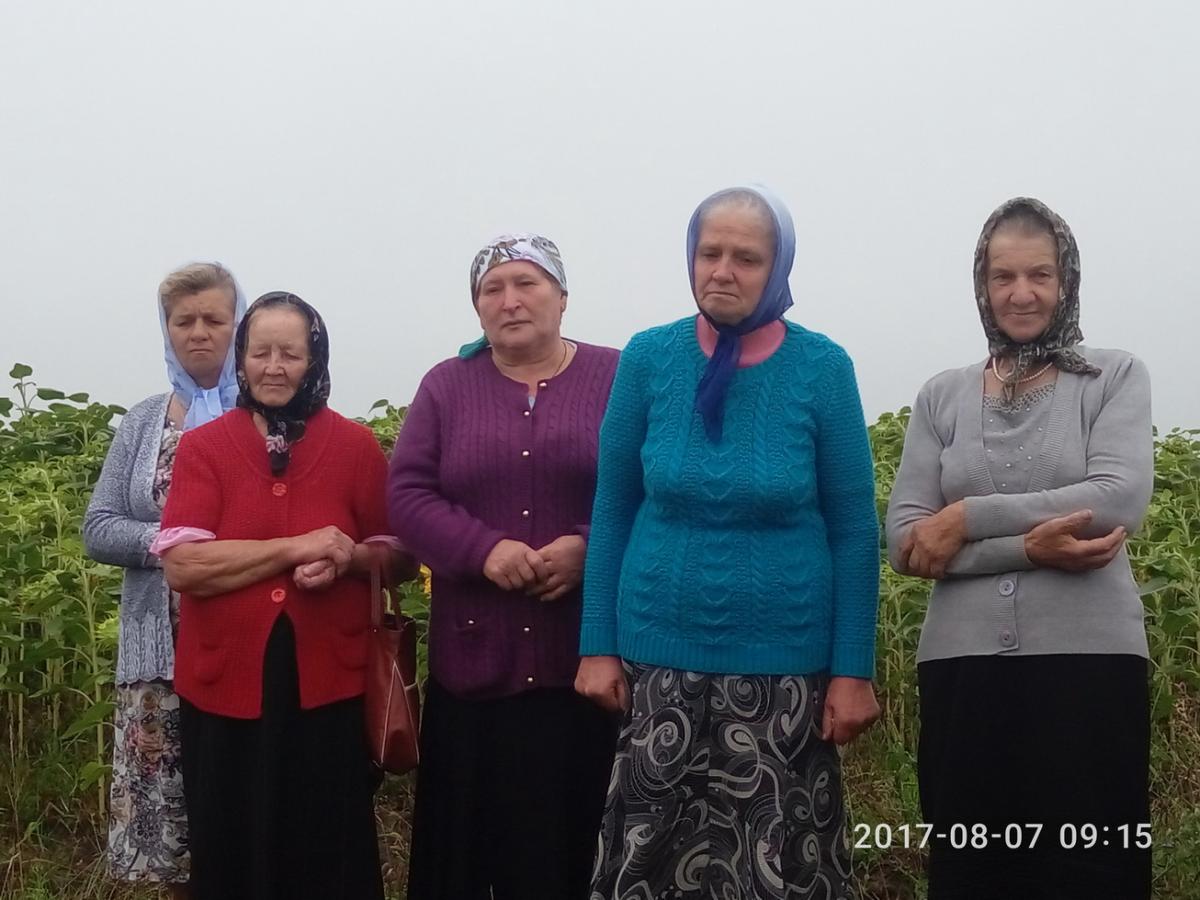 Пам'ятна подія у Мирославці: на в'їзді в село встановлено й освячено Поклінний Хрест
