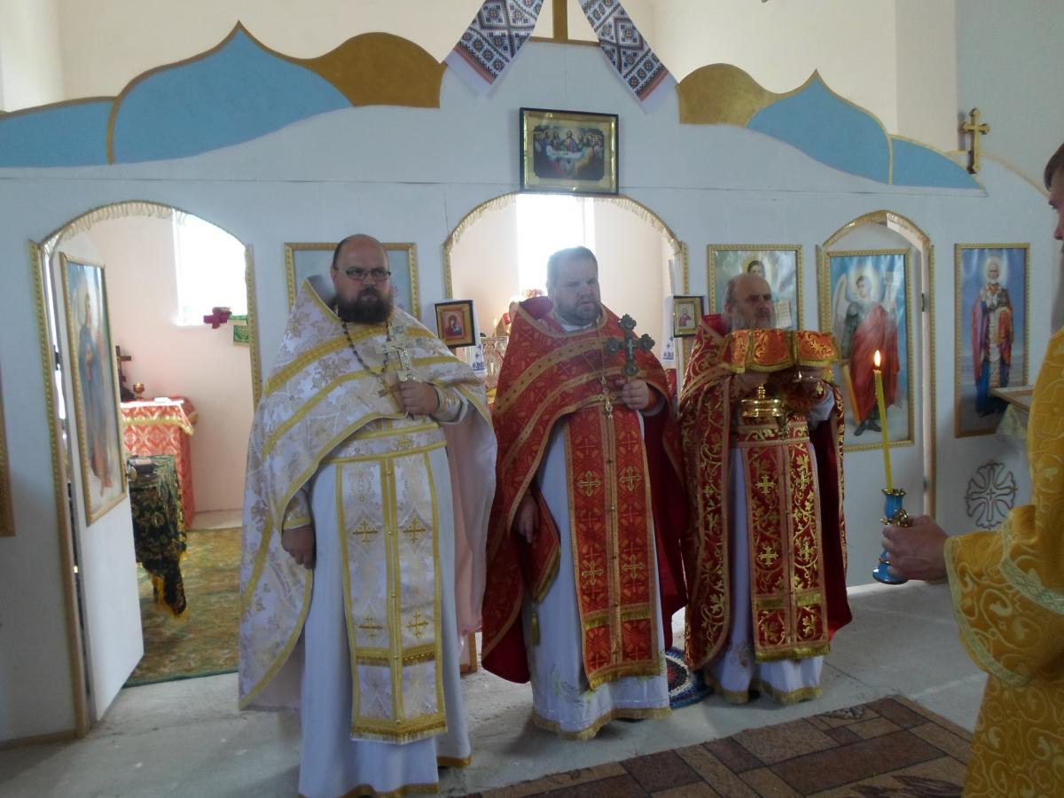 Святкова літургія у Свято-Миколаївському храмі села Строкова!