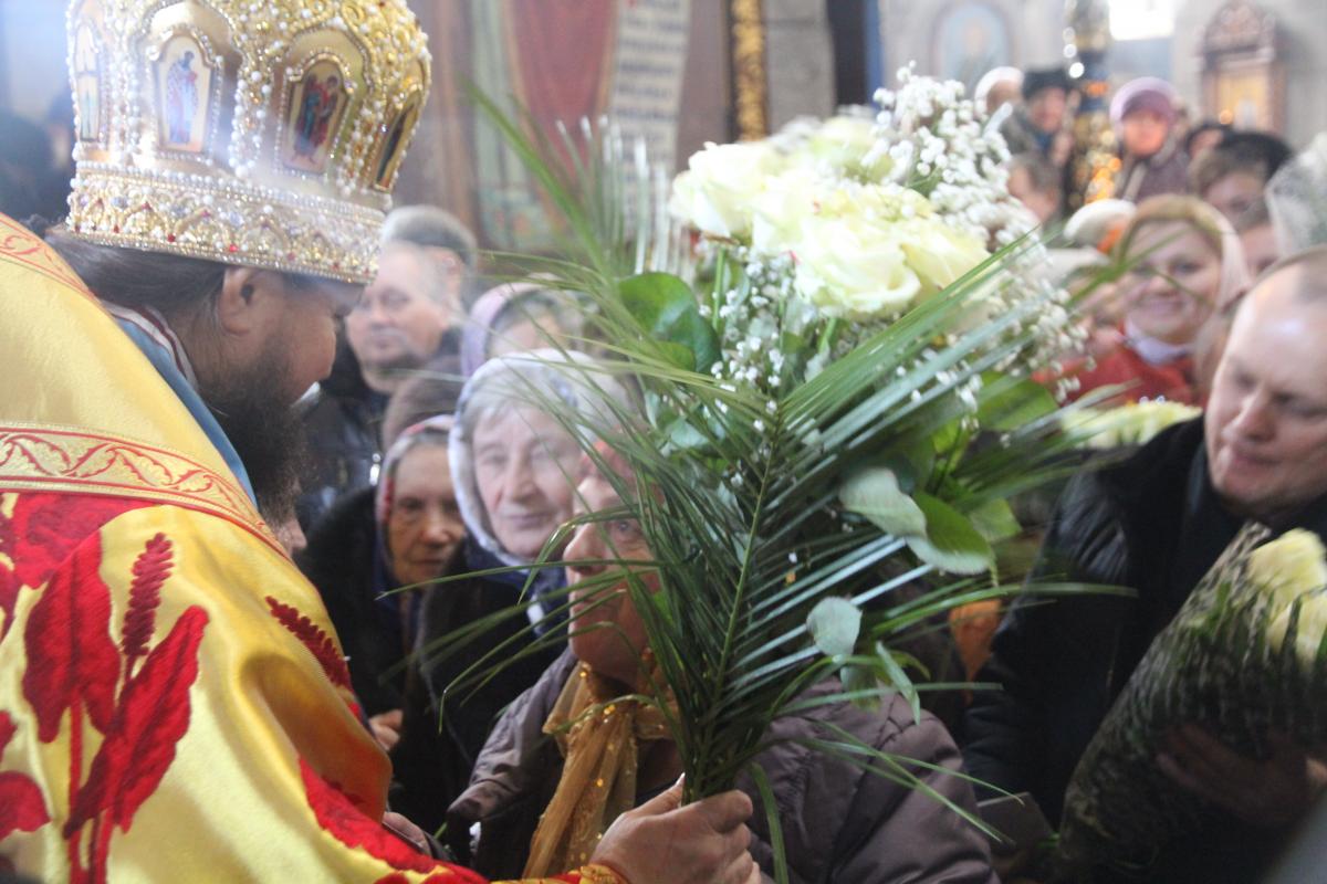Архієпископ Никодим молитовно відзначив День свого народження!