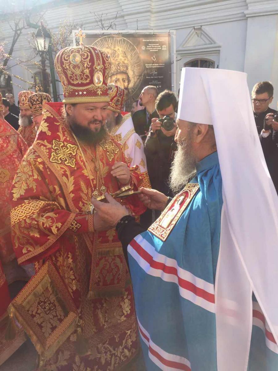 Архієпископ Никодим привітав намісника Києво-Печерської Лаври із 56-річчям!