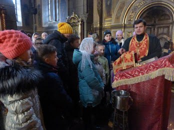 Вихованці воскресної школи Спасо-Преображенського кафедрального собору приступили до таїнства сповіді та причастилися святих Тіла і Крові Господніх.