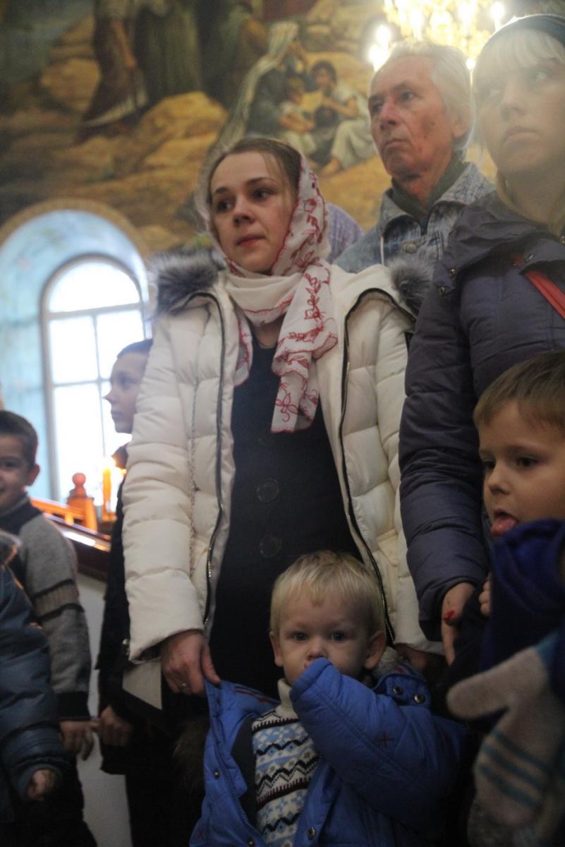День пам'яті святих Небесних Сил безплотних: архієрейське богослужіння із дияконською хіротонією у Свято-Успенському соборі