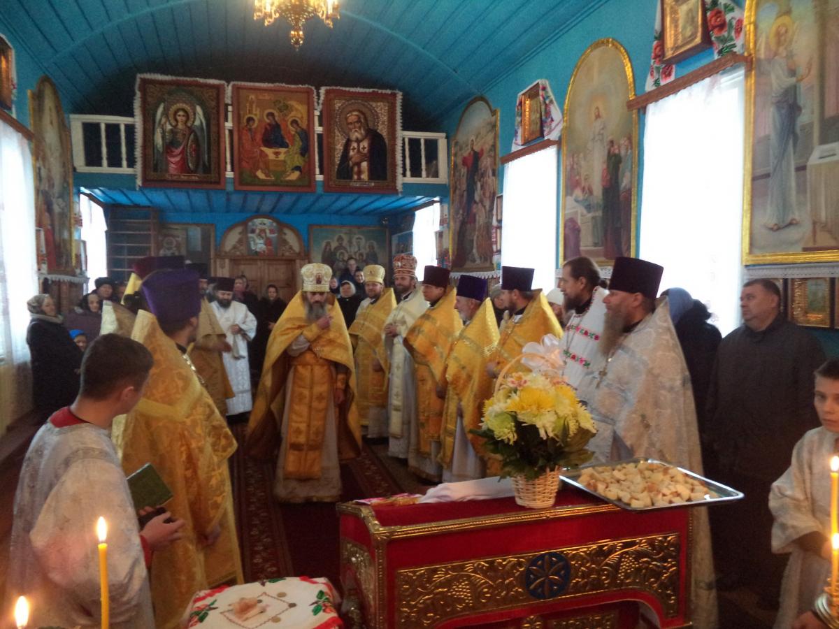 Пятидесятилетие отпраздновал настоятель Свято-Михайловского храма в селе Соколов