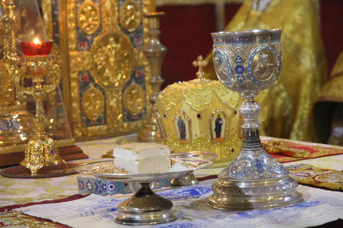 В новорічну ніч житомиряни молилися у кафедральному соборі та просили у Бога миру Україні!