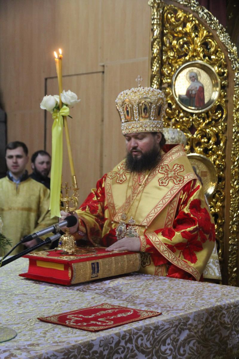 Три архієреї звершили воскресну літургію у головному соборі Житомирської єпархії.