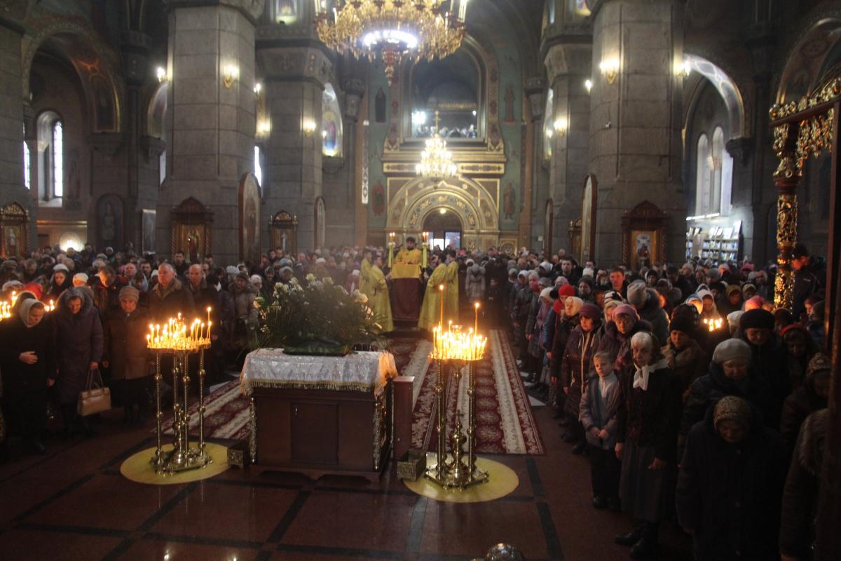 Три архієреї звершили воскресну літургію у головному соборі Житомирської єпархії.