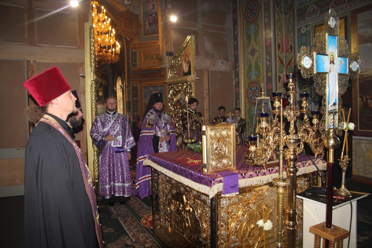 Чин Воздвиження Хреста у Свято-Хрестовоздвиженському соборі міста Житомира!
