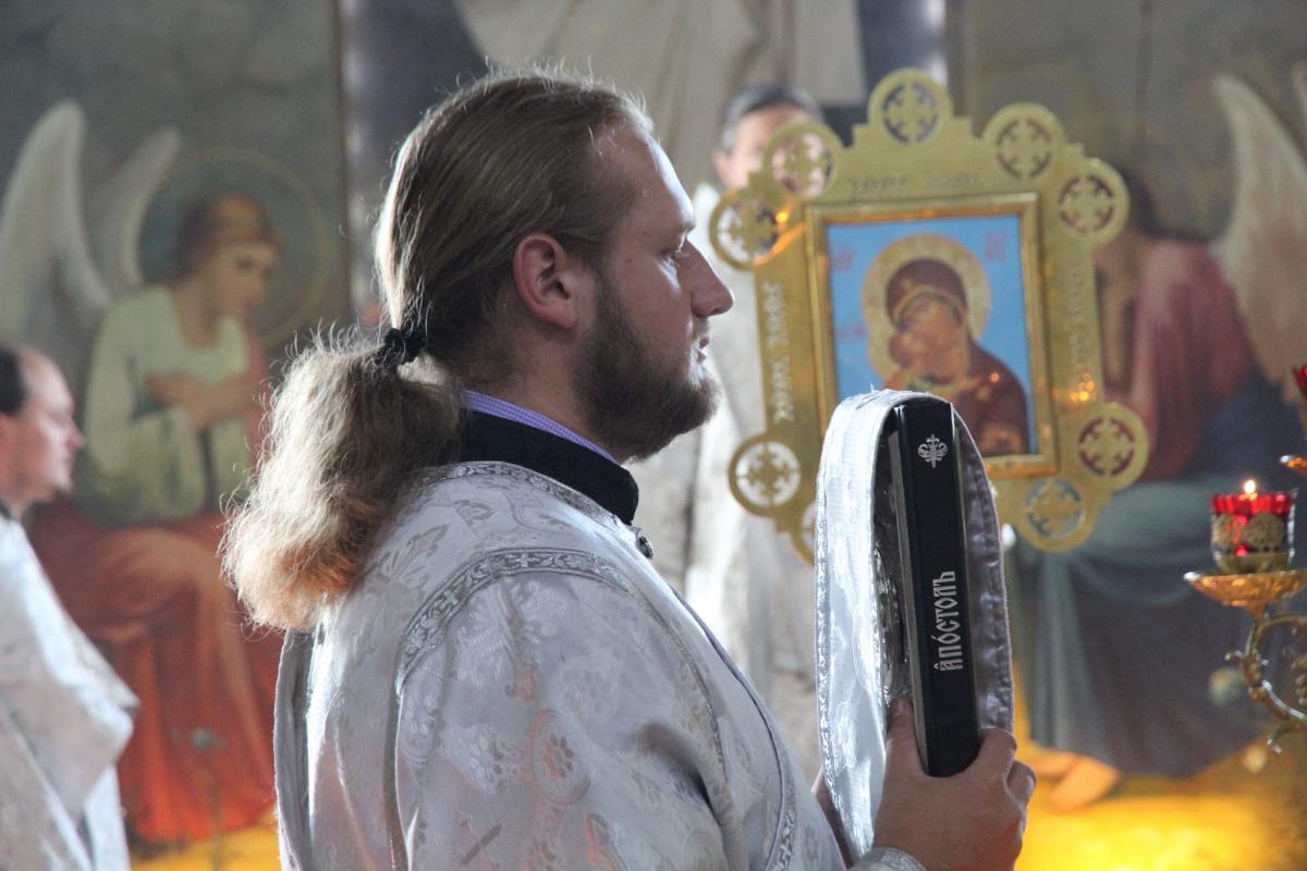 Архієпископ Никодим звершив заупокійну літургію у Свято-Успенському архієрейському соборі.