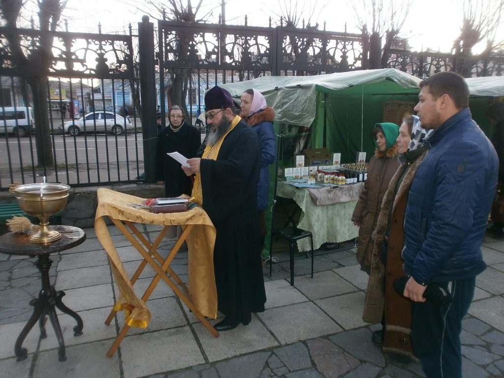 Виставка семи монастирів Української Православної Церкви відкрилася на території Свято-Миколаївського собору м. Бердичева