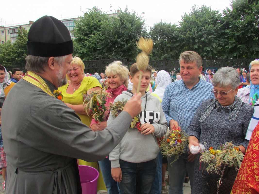 Бердичівляни відзначають Медовий Спас