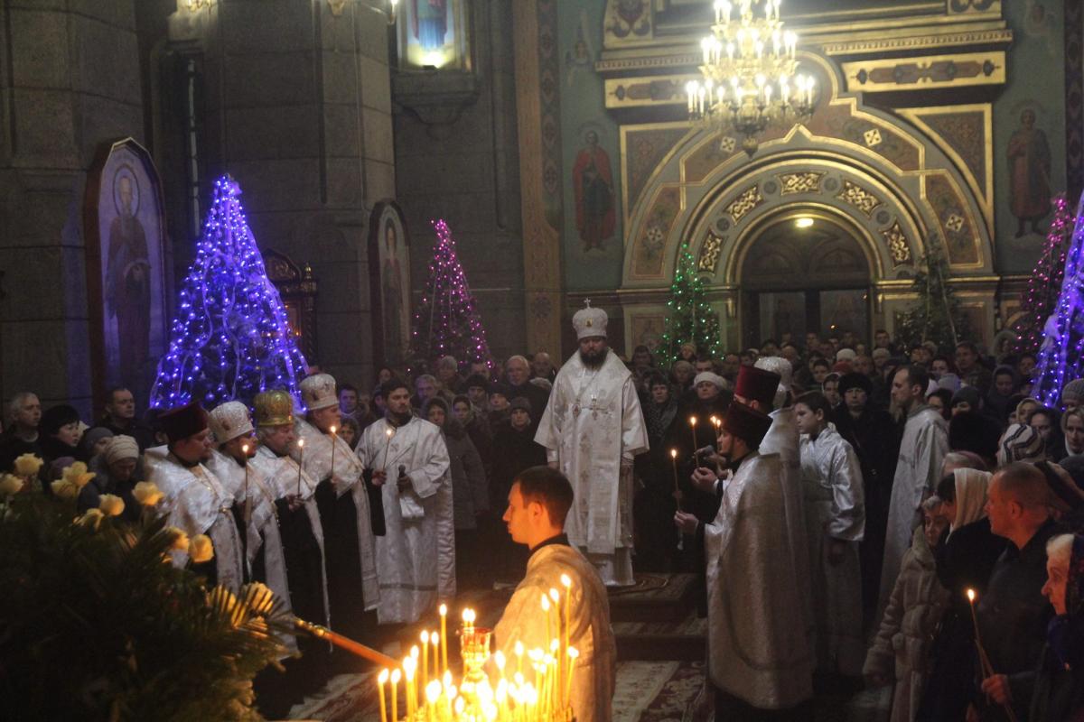 Вечірня молитва накануні свята Різдва Христового у кафедральному соборі