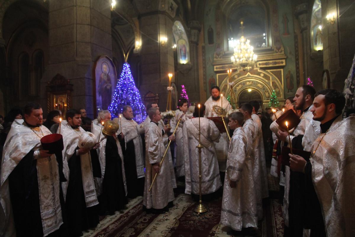 Вечірня молитва накануні свята Різдва Христового у кафедральному соборі
