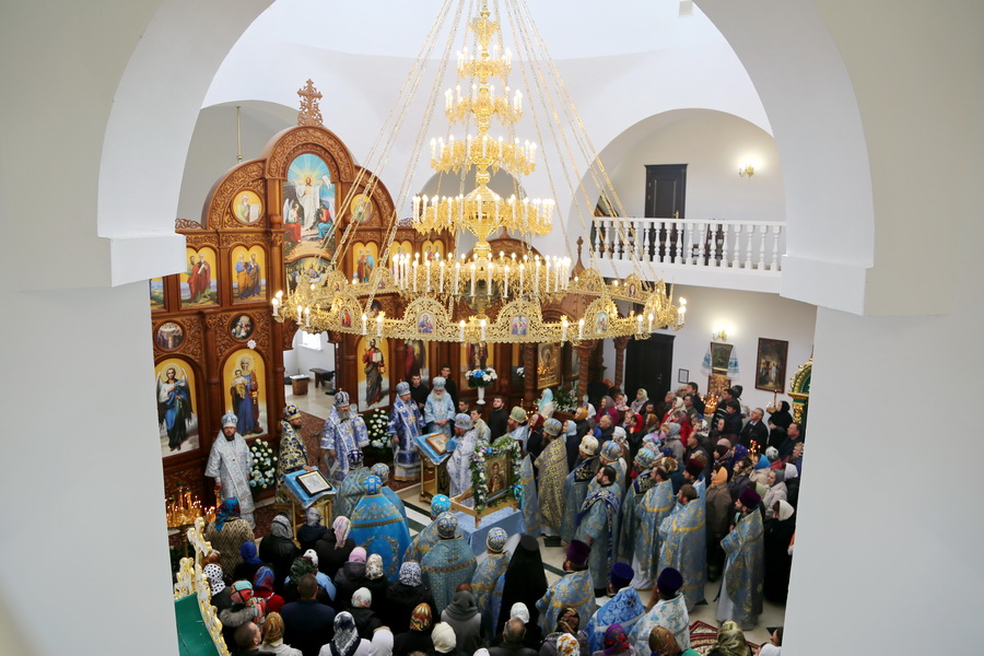 Митрополит Никодим взяв участь у літургії в честь свята ікони Богоматері «Услишательниця»