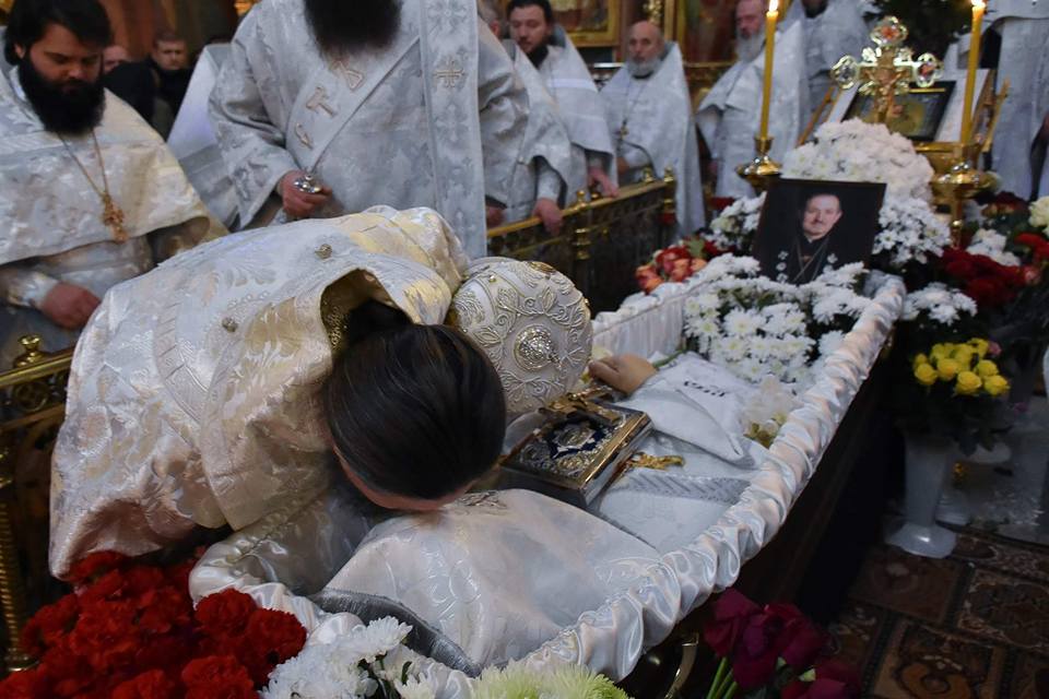 Митрополит Никодим взяв участь у звершенні чину поховання новоспочилого клірика Вінницької єпархії.