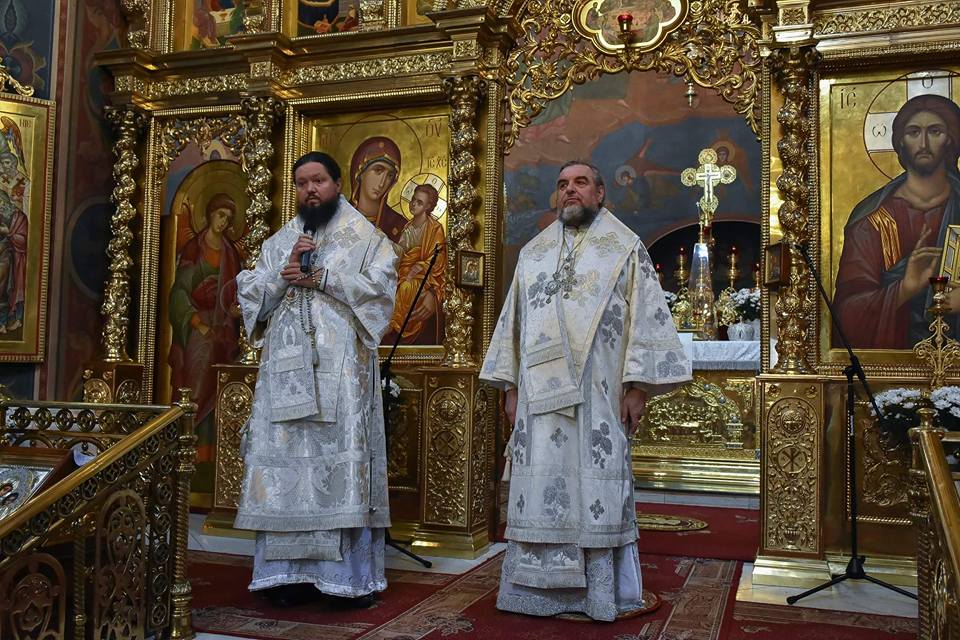 Митрополит Никодим взяв участь у звершенні чину поховання новоспочилого клірика Вінницької єпархії.
