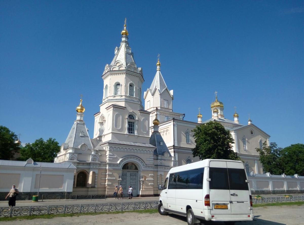 Парафіяни Свято-Петропавлівського храму с. Реї здійснили паломницьку поїздку до Свято-Успенської Почаївської Лаври