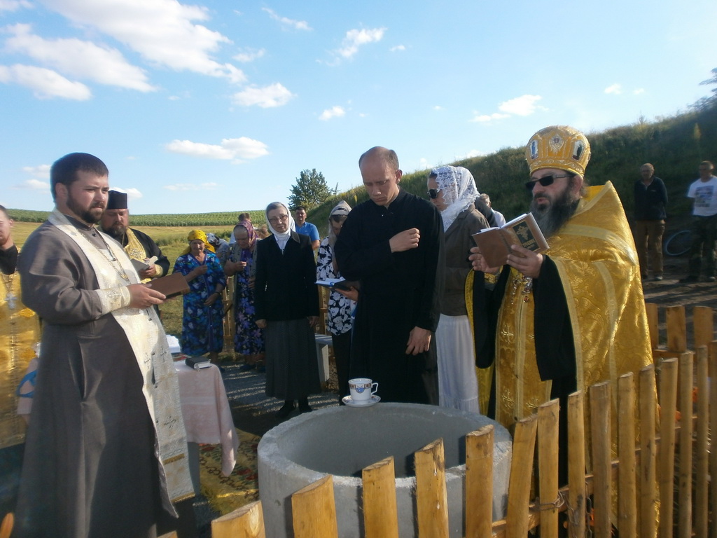 У селі Бистрику було звершено молебень про дарування дощу спраглій землі