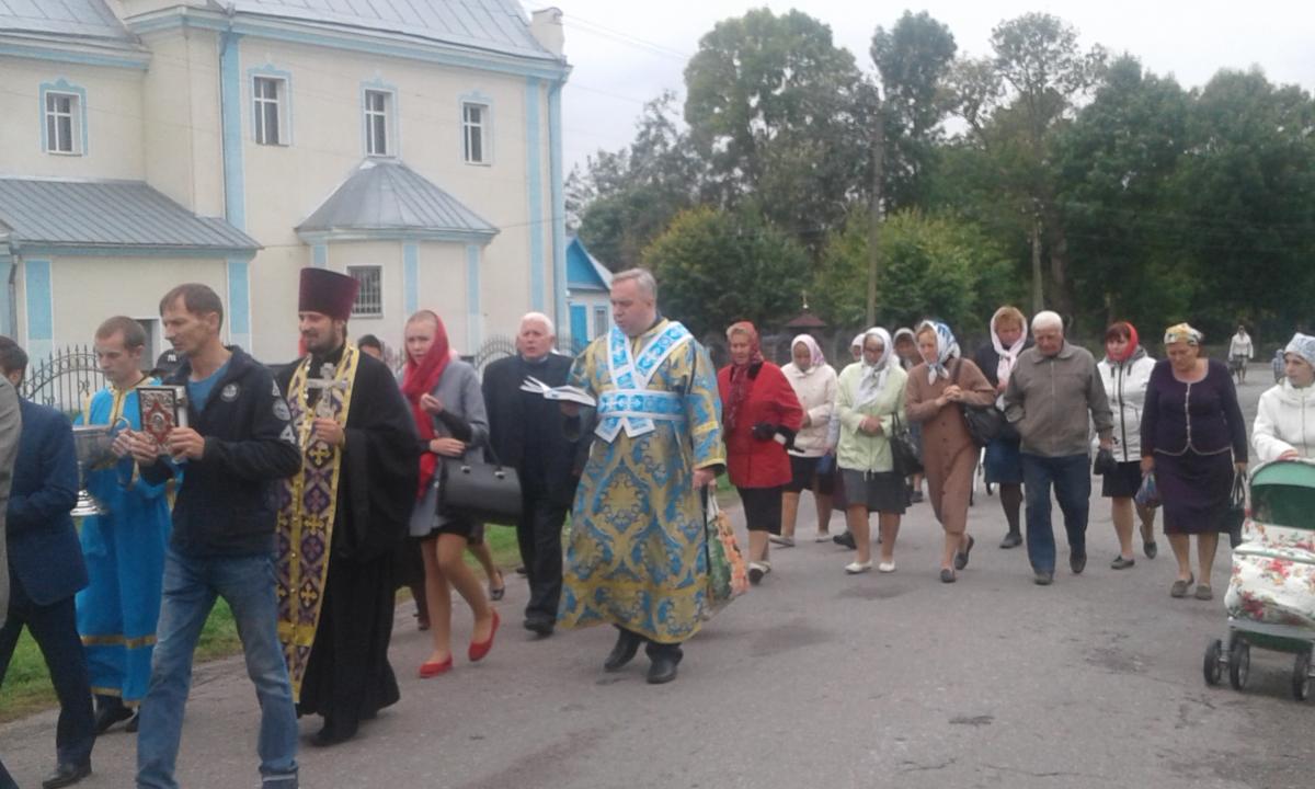 Хресту Твоєму покланяємось Владико!!!