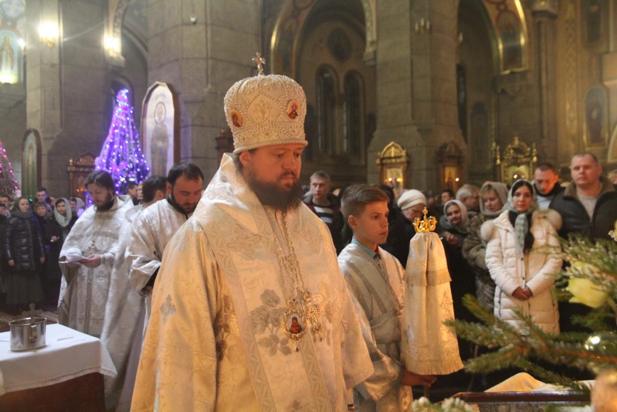 Різдво Господнє житомиряни зустріли нічним богослужінням у Спасо-Преображенському кафедральному соборі!