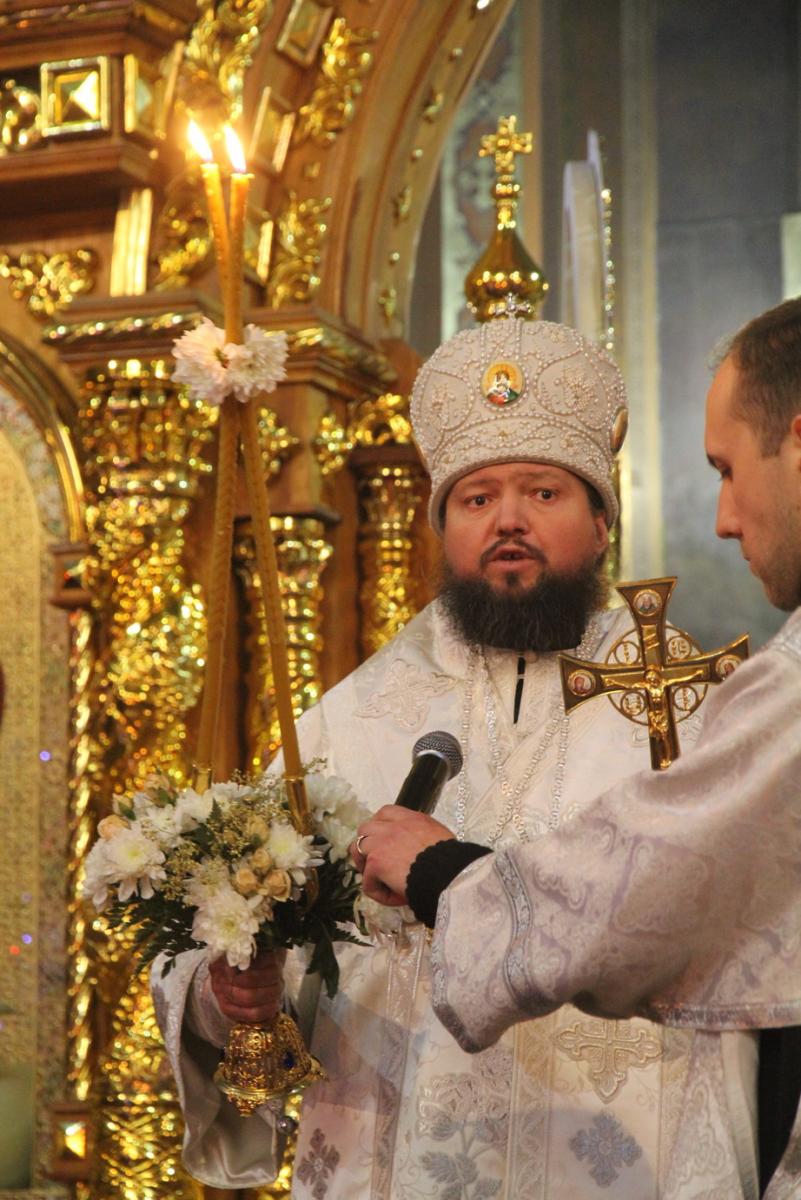 Різдво Господнє житомиряни зустріли нічним богослужінням у Спасо-Преображенському кафедральному соборі!