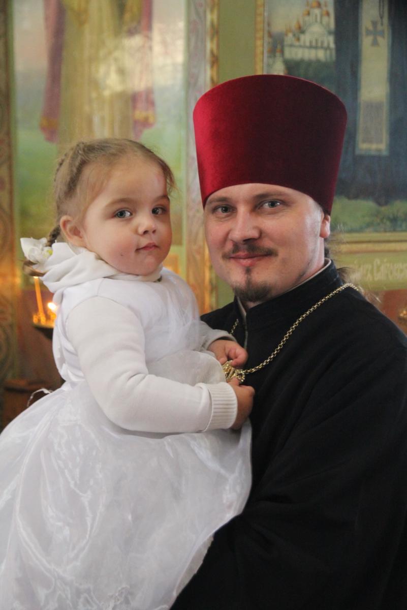 Із світлим Різдвом Христовим архієпископа Никодима привітала громада Свято-Успенського архієрейського собору м. Житомира