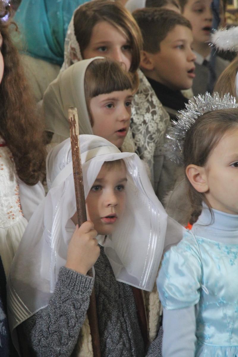 Із світлим Різдвом Христовим архієпископа Никодима привітала громада Свято-Успенського архієрейського собору м. Житомира